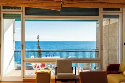 Image de Agréable appartement pour 8 personnes avec Wifi, climatisation, balcon et animaux admis