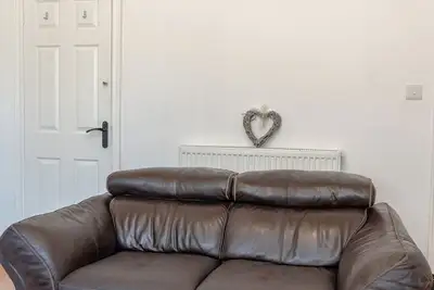 Image de Nelson terrace- M65-contractors=food=shops-central-town-hospitals