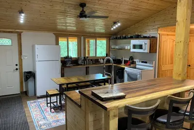 Image de 14 Minutes From Cloudcroft - 100% Remodeled Cabin