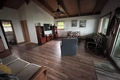 Image de Beautiful 3-bedroom house in soothing Naalehu for your getaway