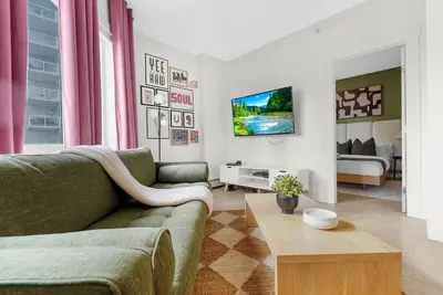 Image de The Blush Haus: Ice District + Free Parking + 2 Bed/2Bath