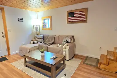 Image de Northwoods Riverside Cabin - Direct Trail Access