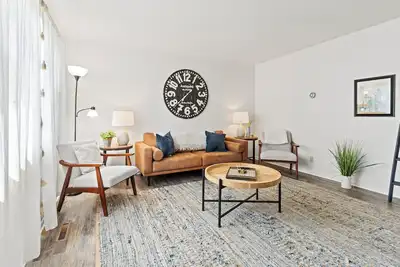 Image de Local Discounts! - The Lexington Suite