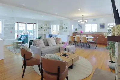 Image de Venice Beach Haven w/ Backyard 4br, Near Ocean