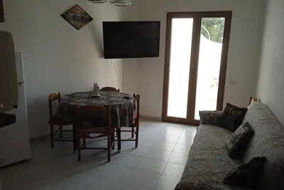 Image de 1 minute from train and bus station Bright apartment with terrace