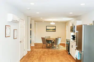 Image de Lincolnton Farm Lodge 2 Beds & Fire Pit with Huge Backyard!