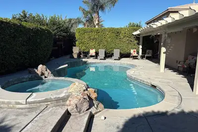 Image de 3 Bedroom house-pool & hot tub. Close to Empire Polo Fields, P-ball, golf, biking.