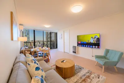 Image de Spacious Southbank 1br near Crown & Yarra • Pool, Gym & Tennis Court • Sleeps 4