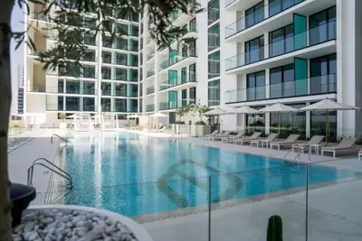 Image de Classy 2 Bed l Private Jacuzzi l near Circle Mall