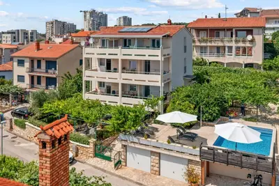 Image de Apartment Petrinic-Sea View & Pool by Villas Guide