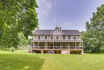 Image de 7br Historic Estate | Weddings & Retreats