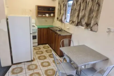 Image de Cairns holiday unit apartment kitchen aircon wifi near esplanade and hospital