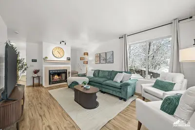 Image de Pet-Friendly, Family-Friendly 3-bedroom house in UMed neighborhood