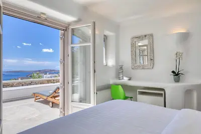 Image de Lux 9-bdrm professionally managed villa in Mykonos, private pool & sea views
