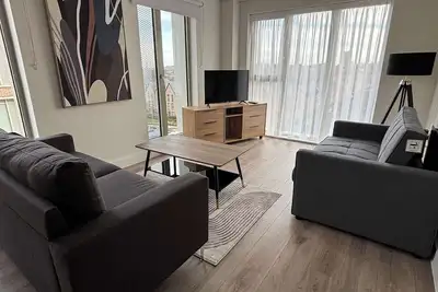 Image de Stylish New 2-Bed Apartment with Parking, Sleeps 5