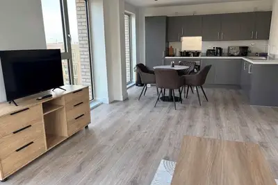 Central Birmingham Stay - Chic 2Bed2Bath Apartment