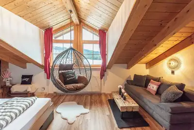 Image de Cozy vacation apartment in alpine chalet style with mountain views