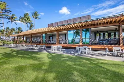 Image de Paradise awaits at Maui Bay Villas, a breathtaking all-suite beachfront resort