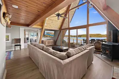 Image de Camel Rock-On Beaver Lake-Sweeping Views-Sleeps 18