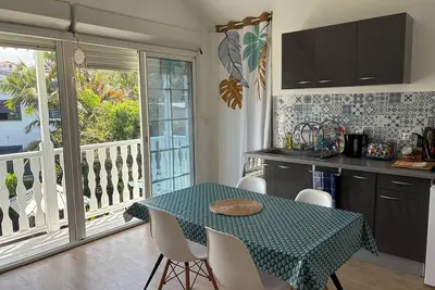 Image de Charmant appartement rénové classé 3 étoiles. Clim et piscine partagée.