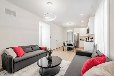 Image de Premium luxury four-plex suite- midtown Toronto