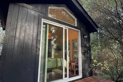 Image de The Mossy Hideout Cabin