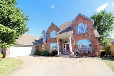 Image de Huge Smart-Home 3ponds fishing 3. 5 mi to Ou in Norman, pool, outdoor patio, Pets