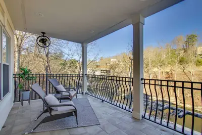 Image de Newly Renovated Family Home on Tennessee River!