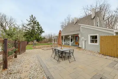Image de Fire Pit & Playset! 1880's Zionsville Farmhouse