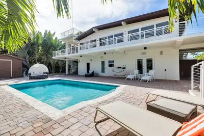 Image de Stay Salty, Walk to Sombrero Beach and Enjoy private dockage and private pool. Game Room and split living for more personal space.