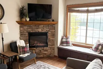 Image de Ski-In Townhouse in Big White with Hot Tub