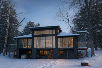 Image de Lakefield House Rental - Spacious 3-Bedroom Home on the Lake