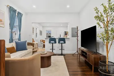 Image de Brand New, Spacious 4-bedroom Home