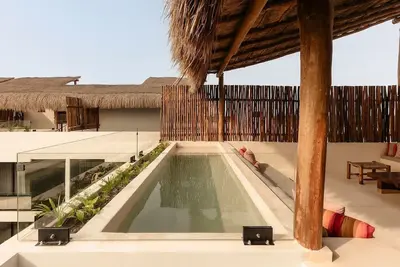 Image de Naluna Jungle Condo Minutes from Beach