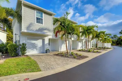 Image de 3 Mi to Riverwalk: Family Gem in Gated Community!