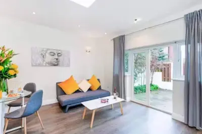 Image de Appartement lumineux et luxuriant à 2 lits