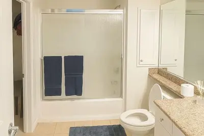 Image de Bright 2-bedroom apartment with Ac in Spectrum Irvine