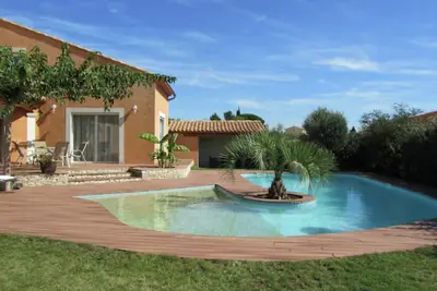 Image de Villa avec piscine au calme proche de Nîmes