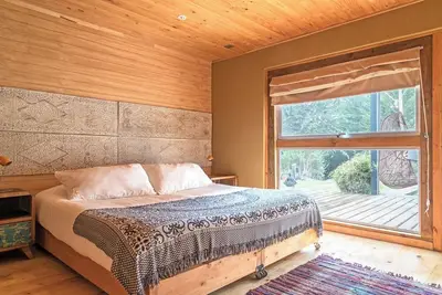 Image de Spectacular 200m² house featuring ocean views, 5 minutes from Punta de Lobos