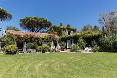 Image de La Villa aux Oliviers - Maison familiale au coeur d'un domaine à Gassin