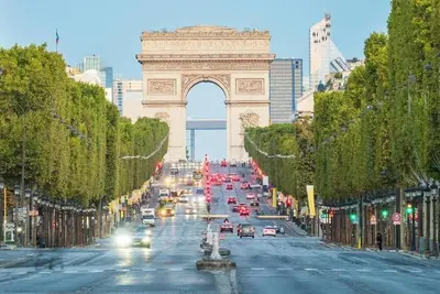 2 bedroom apartment in 8th arrondissement