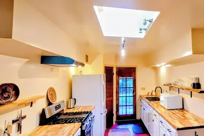 Image de Garden Getaway Home in Central Tucson - New Kitchen - 2 Bd/1ba