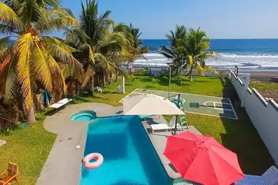Image de Beachfront luxury 4-bedroom house with Ac in charming Sonsonate Beach