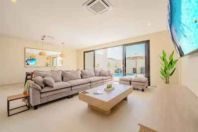 Image de Modern 4-Br Beachside Getaway - Steps from Boca Catalina