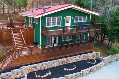 2 bed, 2 bath, 1 min Walk to Downtown