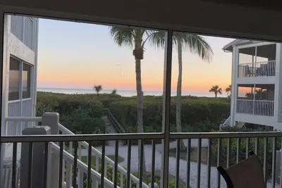 Image de Beachfront Sanibel Island Prime 2-Bedroom Condo at Casa Ybel Resort