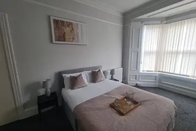 Image de Maison-Large-Salle de bain privée