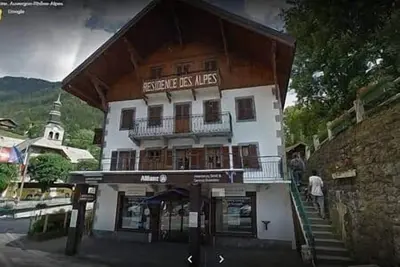 Image de Super duplex spacieux 8-9pers, 4 chambres 4 Sdb, centre station, parking