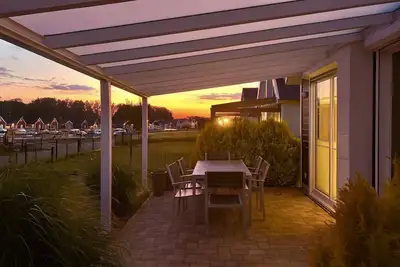 Image de Maison-Panoramique-Salle de bain privée-Vue sur la marina