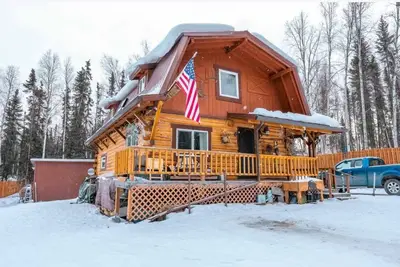 Image de Authentic Alaskan Northern Lights Lodge in the Hills of Fairbanks